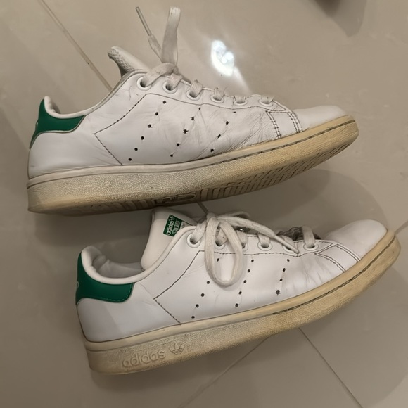 Adidas Stan smith youth 4.5 (equivalent to women’s 6) - Picture 2 of 2